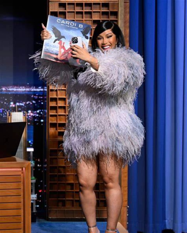 16 Photos of Cardi B Without Makeup That Will Shock You, See Below010