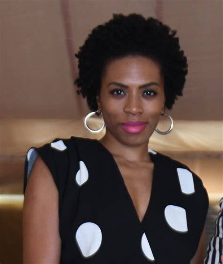 6 Questions Lisa Anderson, Curator Lux Magazine