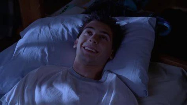 6x07 Hal Sleepwalks screen shot of Cameron Monaghan Malcolm in the Middle VC Gallery Photos