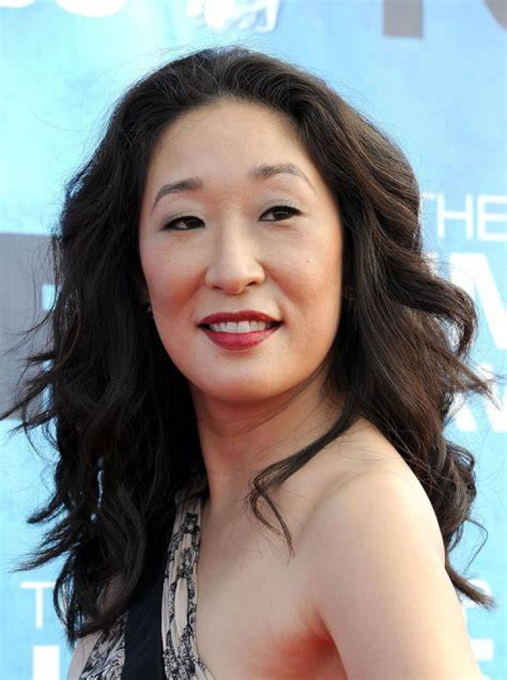 Actress Sandra Oh and actress Ellen Pompeo attend the Los Angeles Confidential PreEmmy Party