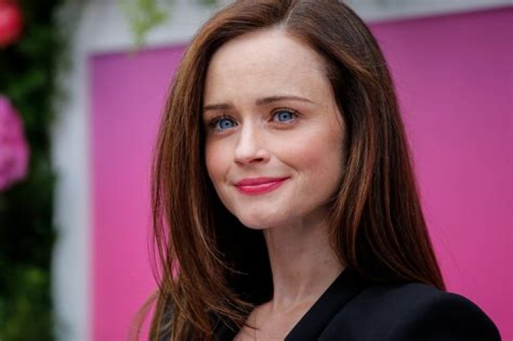Alexis Bledel Age, Net Worth, Husband, Family, Height and Biography
