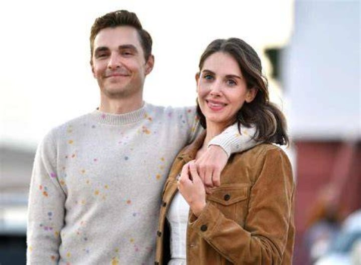 Alison brie Husband, Age, Parents, Children, Net Worth, Instagram, Career