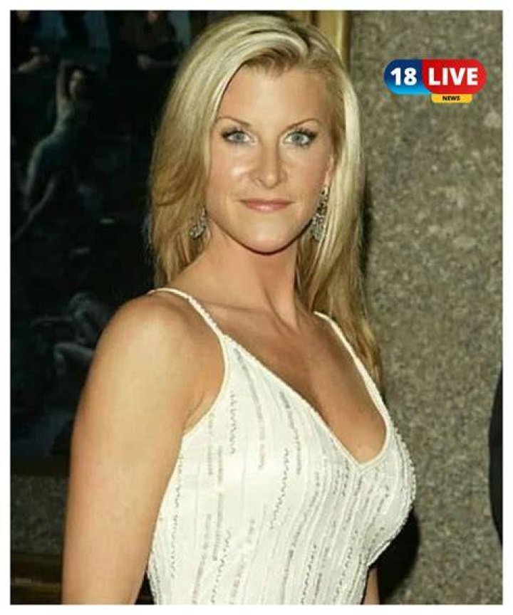Allison Dunbar Biography, Age, Wiki, Height, Weight, Boyfriend, Family