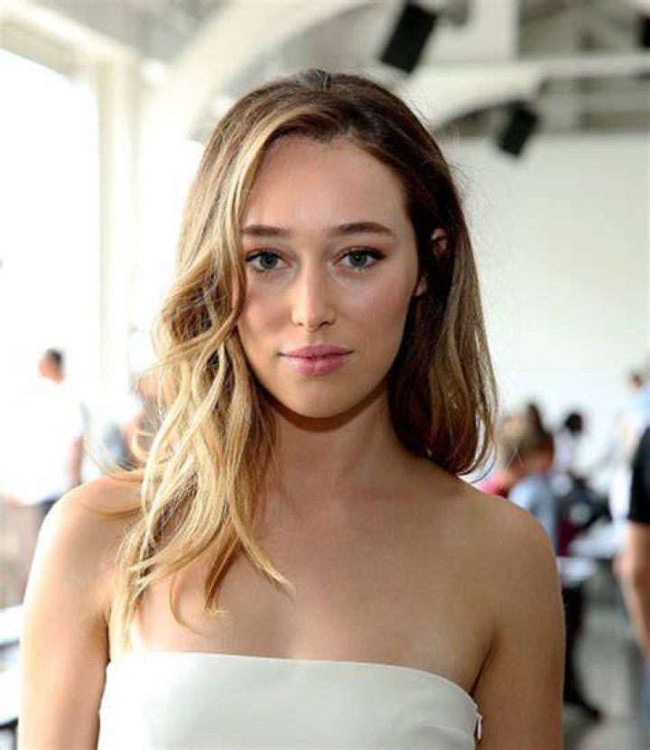 Alycia DebnamCarey Biography • Martha’s New Coat