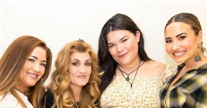 Amber Lovato, Demi Lovato's Sister (Bio, Childhood, Age)