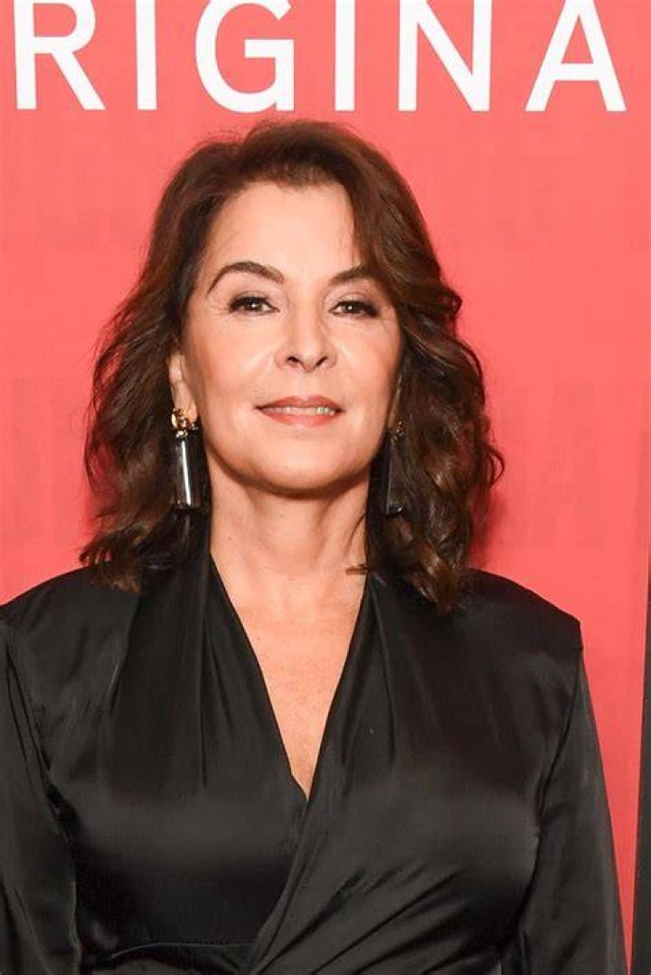 Annabella Sciorra to star in Jennifer Esposito&rsquo;s feature film