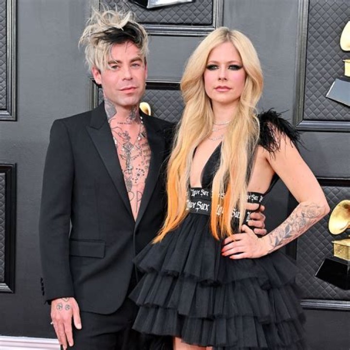Avril Lavigne and Mod Sun Make Red Carpet Debut at the 2021 MTV VMAs
