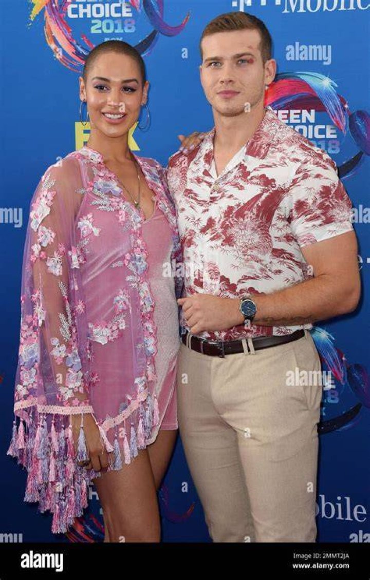 &bdquo;911&ldquo;Oliver Stark Freundin Hannah Harlow ist Schauspielerin