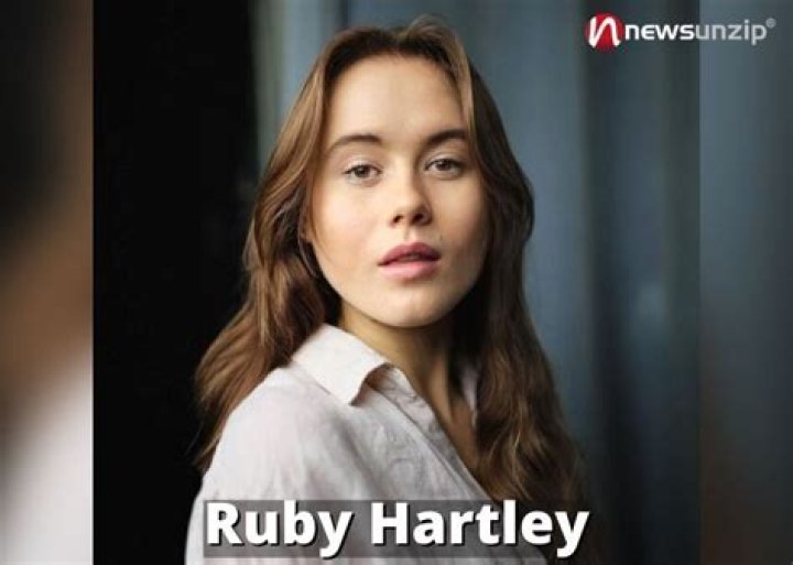 Biography, Age, Height & Boyfriend of Kelly Keegs