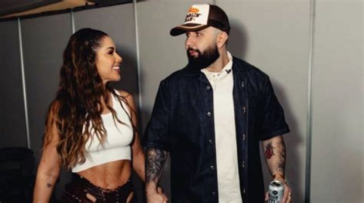 Carin León rompió el silencio y confirmó que está separado de su esposa VIDEO La Opinión