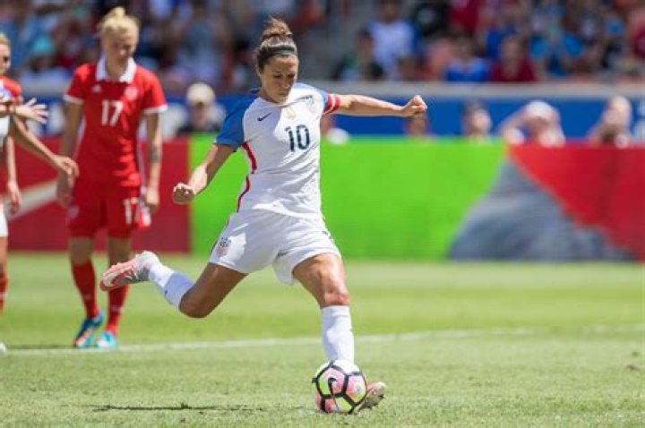 Carli Lloyd, U.S. Olympian and Soccer Star, Marries Golf Pro Brian Hollins
