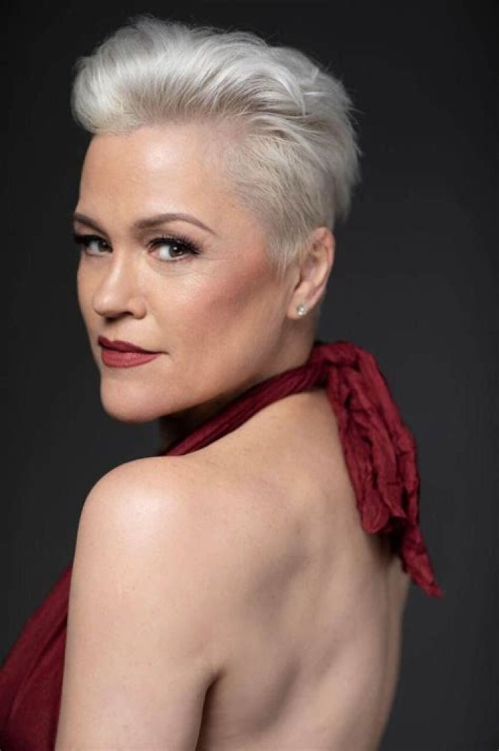 Christine Elise McCarthy Biography, Height & Life Story Super Stars Bio