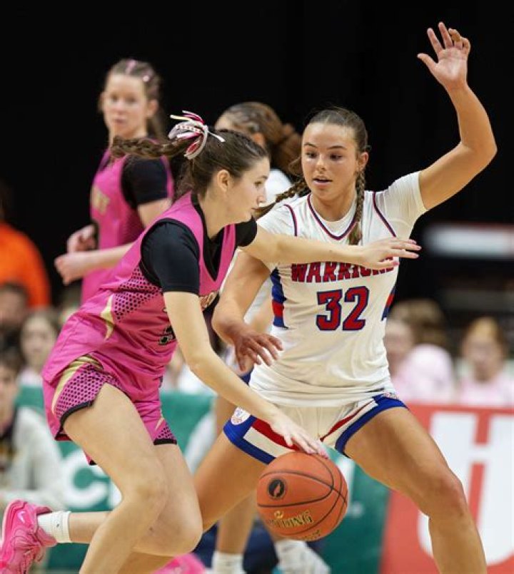 CR Washington on Twitter "🏀We have a former WHS student in the NCAA tourney with the IowaWBB
