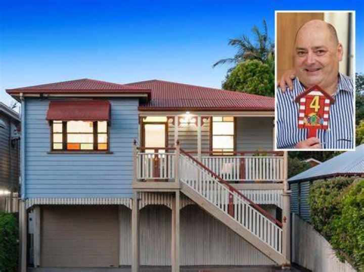 Danny Wallis Serial Block house buyer nabs three houses, but bizarre