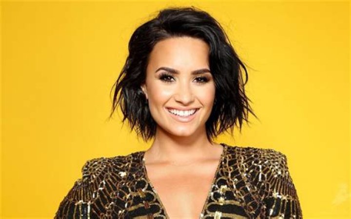 Demi Lovato's Height and Battle With Weight Issues