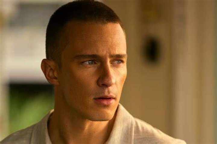 Drew Starkey (TV Actor) Age, Birthday, Bio, Facts, Family, Net Worth