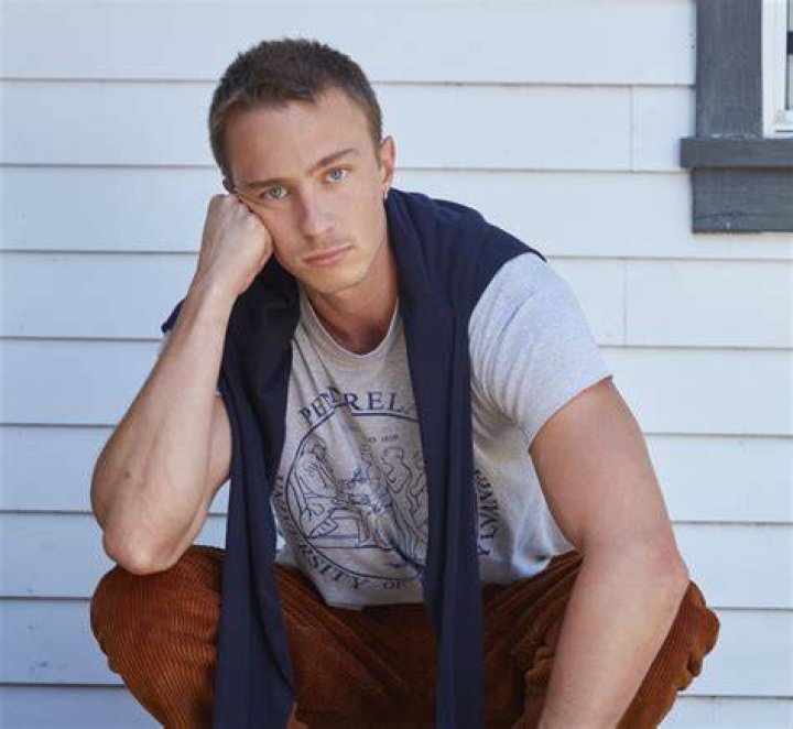 Drew Starkey's Weight: Uncovering The Secrets Behind His Transformation