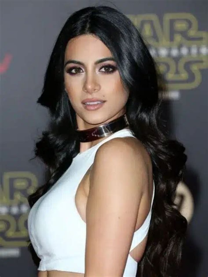 Emeraude Toubia Biography, Age, Height & Husband mrDustBin
