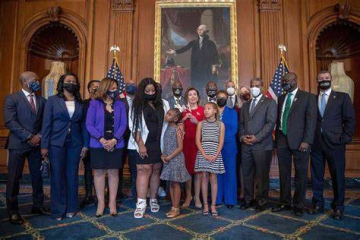 Floyd family meets with Biden as Congress mulls police bill KLFY