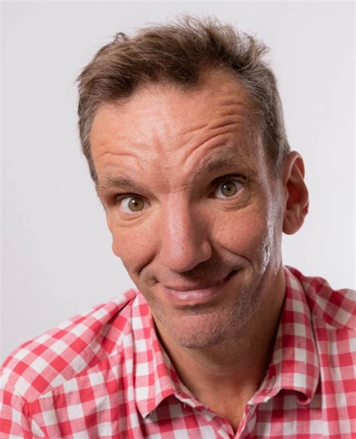Henning Wehn Comedian and After Dinner Speaker Book from Arena