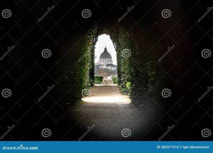 Holy Hole Travel pictures, Italy travel, Travel fun