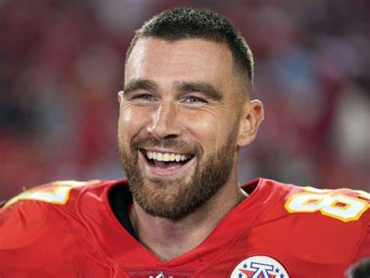 HOT Travis Kelce Emotionally Touched as Eagles Advocate for Jason