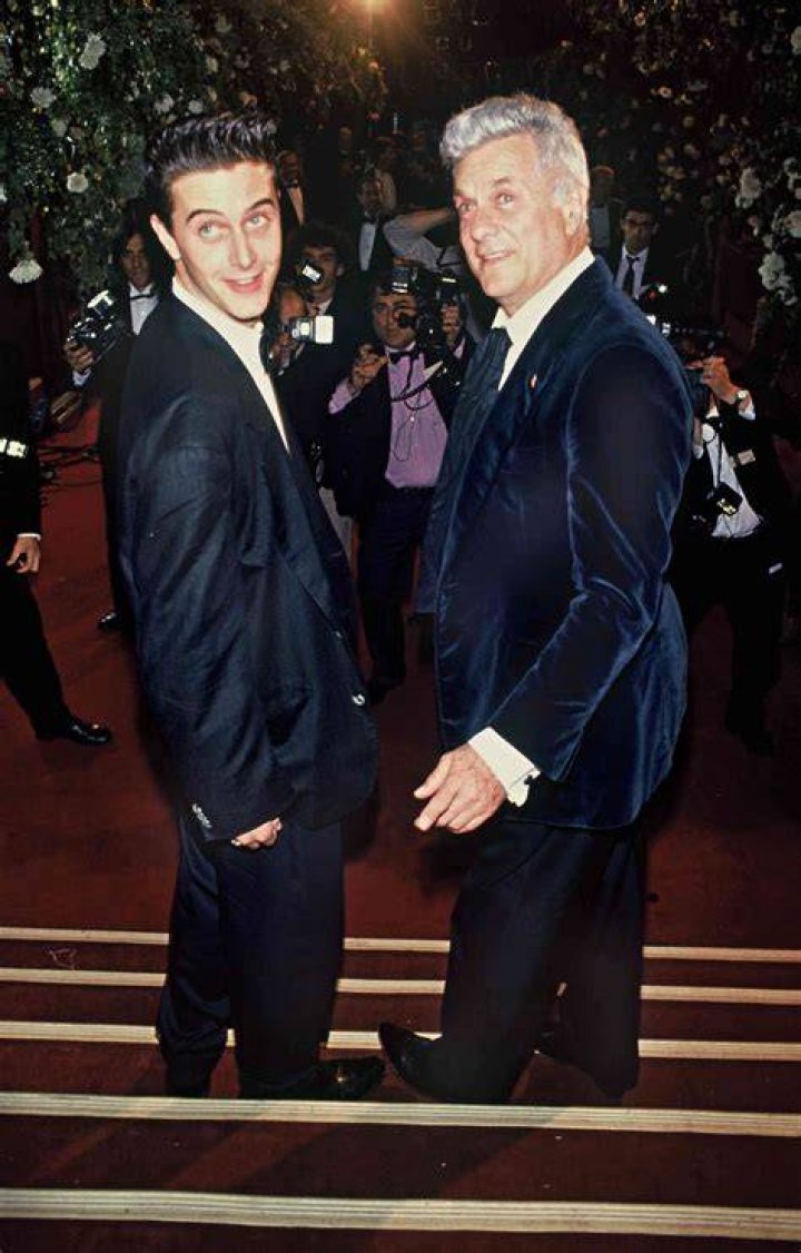How tall is Tony Curtis? Height of Tony Curtis CELEBHEIGHTS™