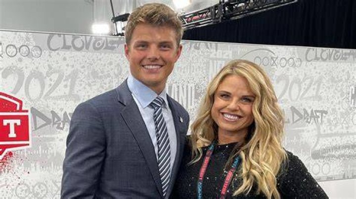 Inside Zach Wilson&rsquo;s Mom Lisa&rsquo;s Best Friend Group As Fans Speculate On