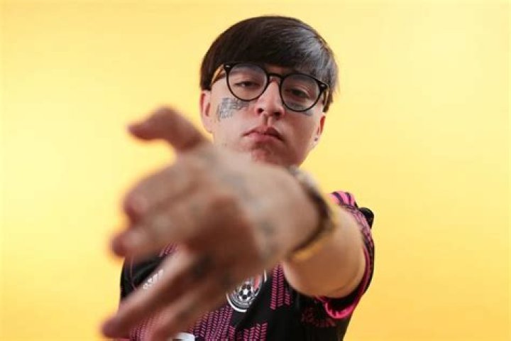 Insulta reggaetonero Flow a Aleks Syntek Tribuna Campeche