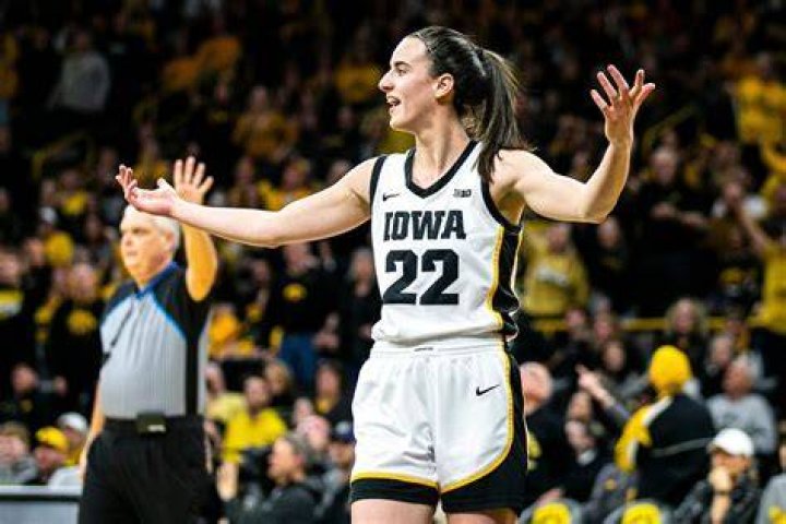 Iowa, Caitlin Clark top Big Ten preseason rankings
