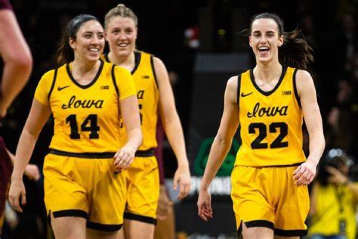 Iowa women's basketball defeats Wisconsin to move to 30 on the season