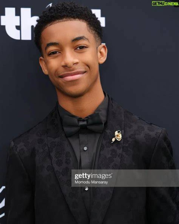 Isaiah Russell Bailey Profession, Age, Girlfriend, Net Worth
