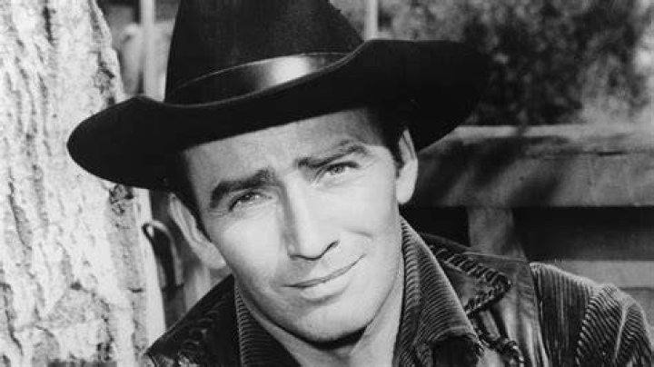 James Drury, Taciturn Star of ‘The Virginian,’ Dies at 85 The New York Times