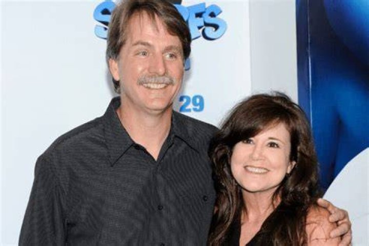 Jeff Beck&rsquo;s Wife Everything To Know About His 2 Marriages To Sandra