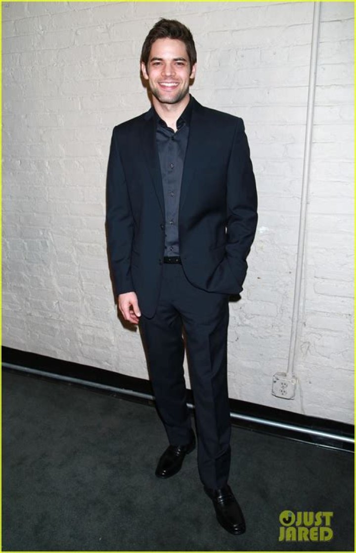 Jeremy Jordan Suits Up for 'Last Five Years' NYC Screening with Wife