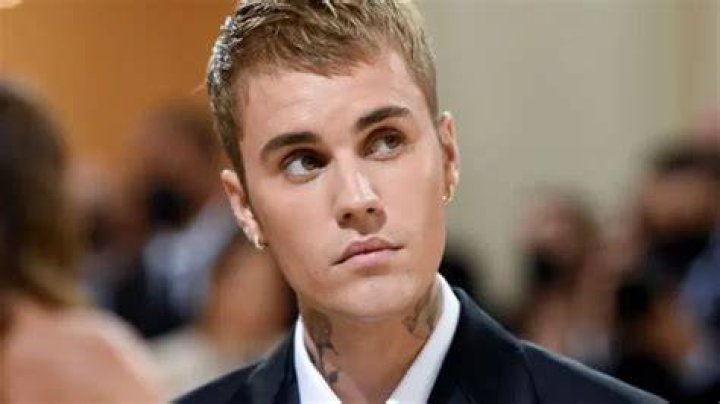 Justin Bieber Biography, Age, Weight, Height, Like, Affairs, Birthdate
