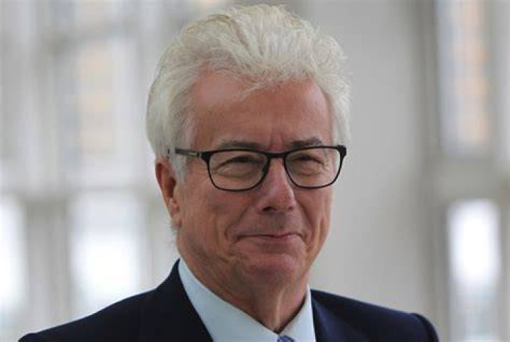 Ken Follett Net Worth 2023 Wiki, Age, Height, Weight PBC