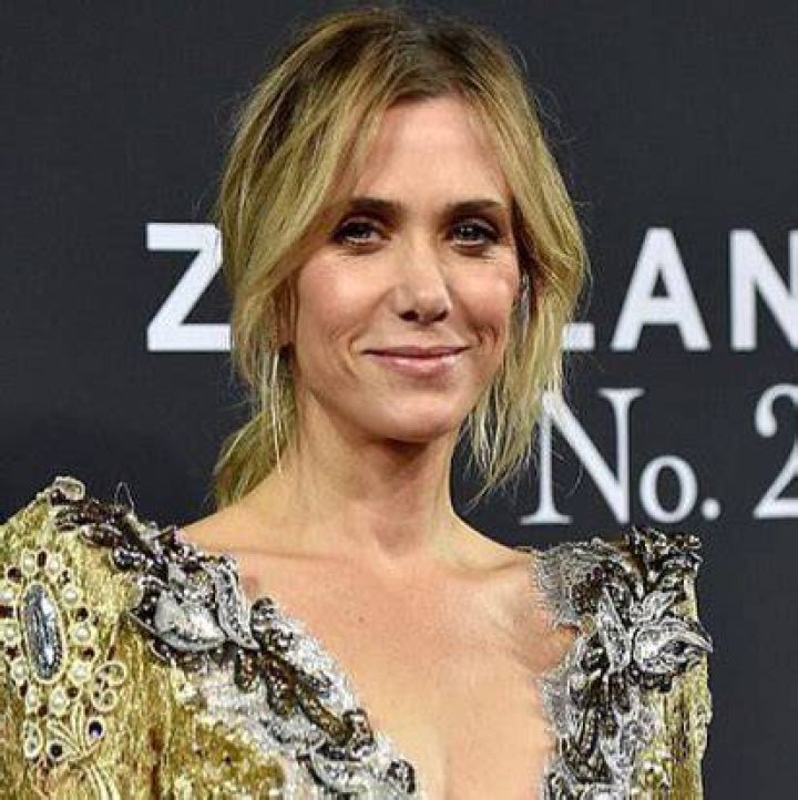 Kristen Wiig Bio, Career, Movies, Net worth 2020, Wealth