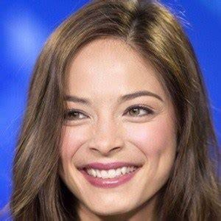 Kristin Kreuk Age, Bio, Birthday, Family, Net Worth Famous Peple