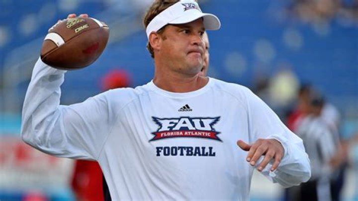 Lane Kiffin tweets Florida Atlantic scholarship offer to infant