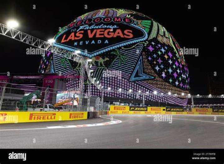 Las Vegas, NV, USA. 16th Oct, 2021. Spencer Haywood, Linda Haywood at