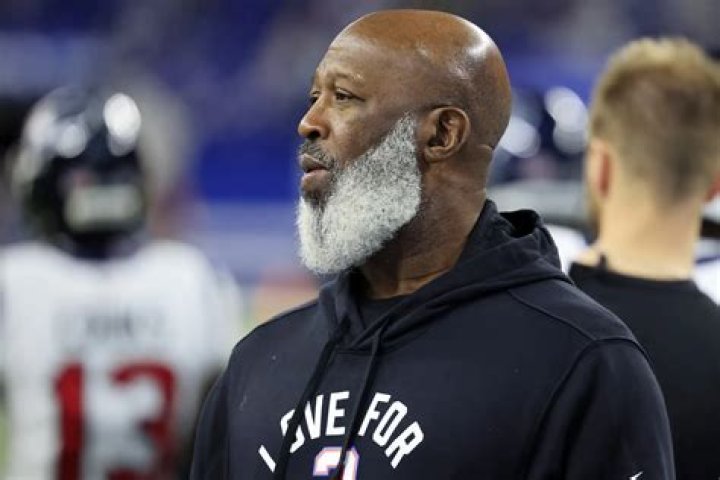 Lovie Smith interviews for Texans head coach, per reports