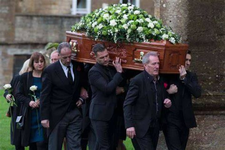 Lynda Bellingham funeral Actress & Loose Woman laid to rest in 'joyful