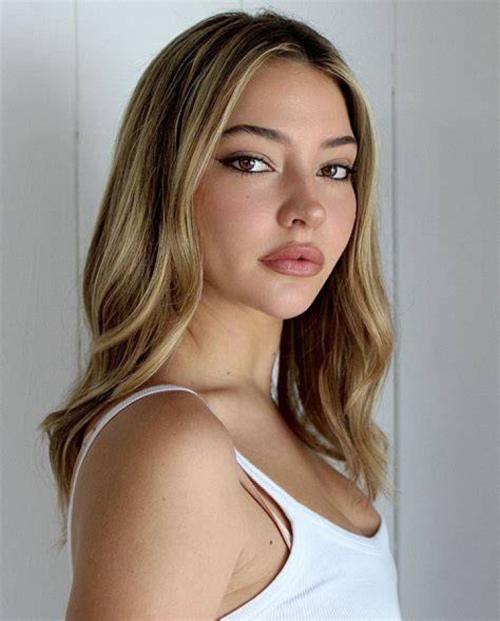 Madelyn Cline Cameron hair, Hair styles, Hair inspiration