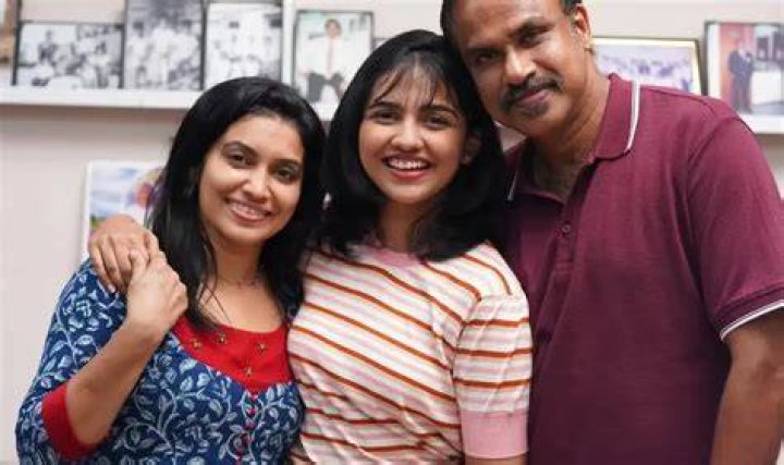 Mamitha Baiju Age, Family, Parents, Movies, Biography Breezemasti