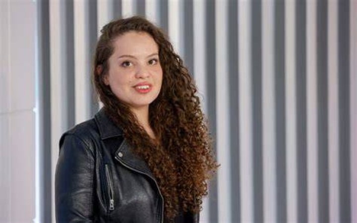 Mayra Arena El trabajo de conseguir trabajo Perros2022 Urbana