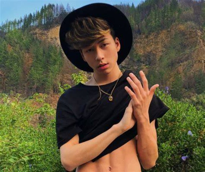 Oliver Moy Age, Parents, Net worth, Siblings, Girlfriends, Songs & All