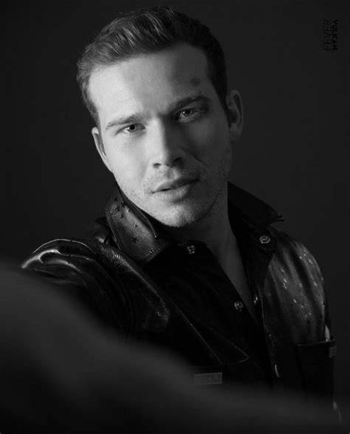 Oliver Stark Vulkan Magazine