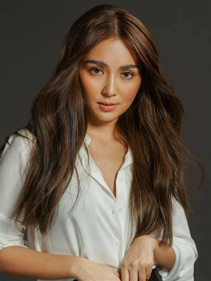 Philippine Tv Actress Kathryn Bernardo Photos