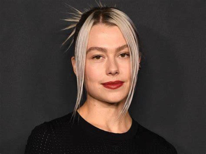 Phoebe Bridgers Bio, Net Worth, Boyfriend, Age, Parents, Siblings